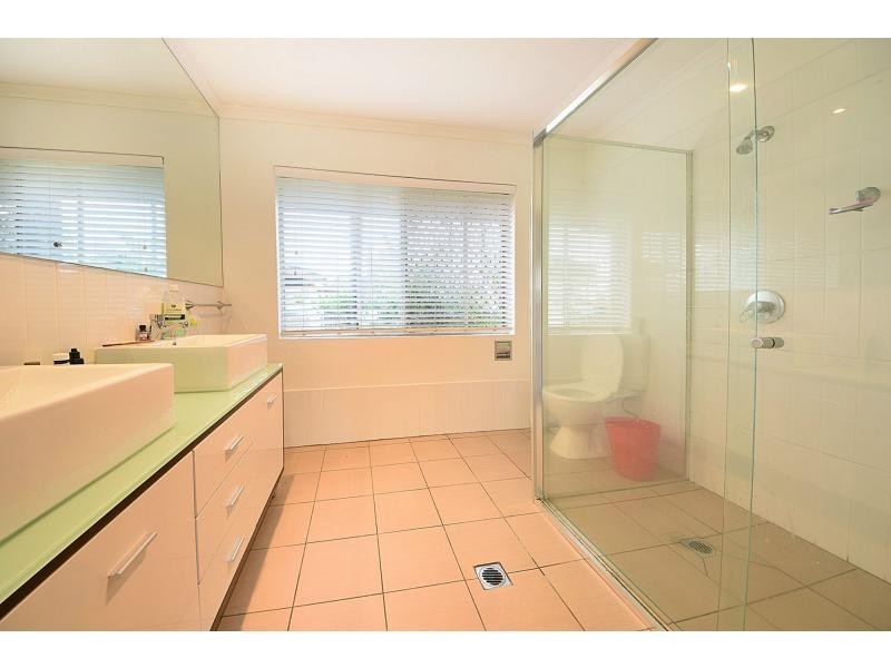 37 Banksia Broadway, Burleigh Waters QLD 4220