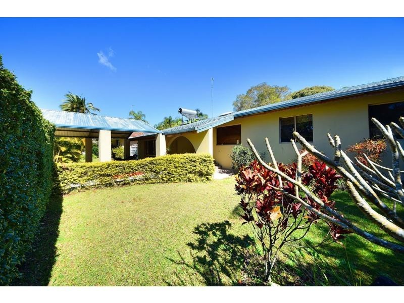 12 Barwon Street, Burleigh Waters QLD 4220