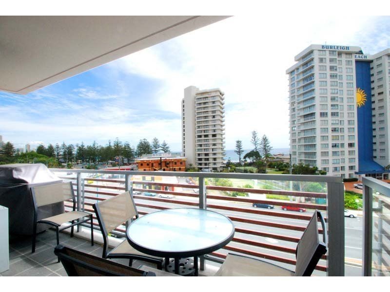 1042/1 Ocean Street, Burleigh Heads QLD 4220