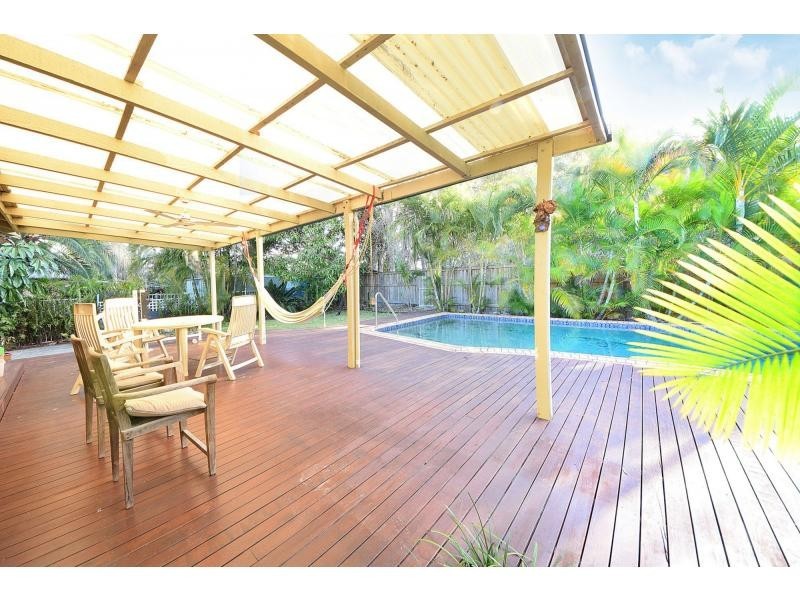 12 Barwon Street, Burleigh Waters QLD 4220