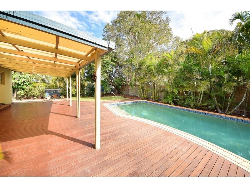 12 Barwon Street, Burleigh Waters QLD 4220