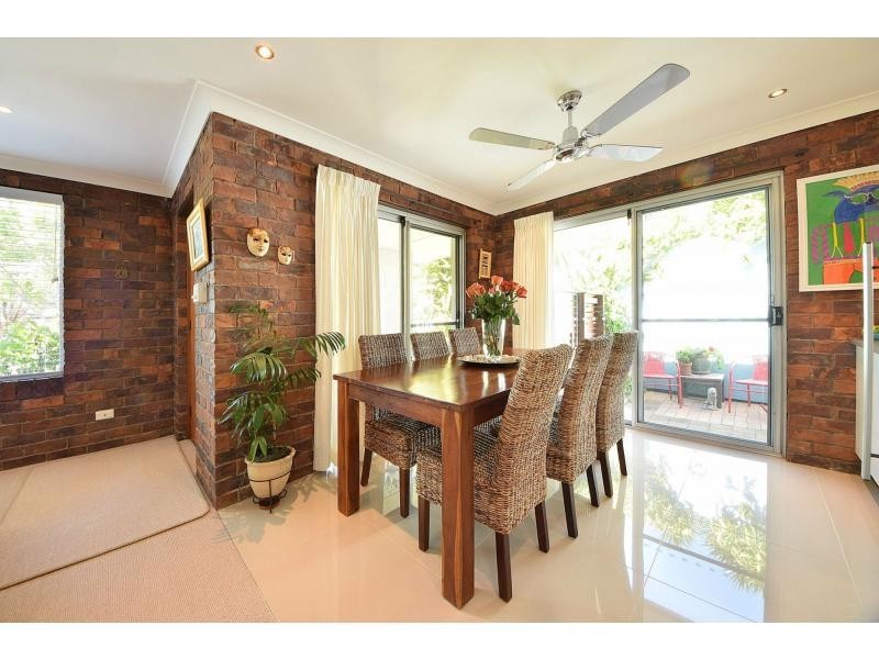 1/8 Russell Court, Miami QLD 4220