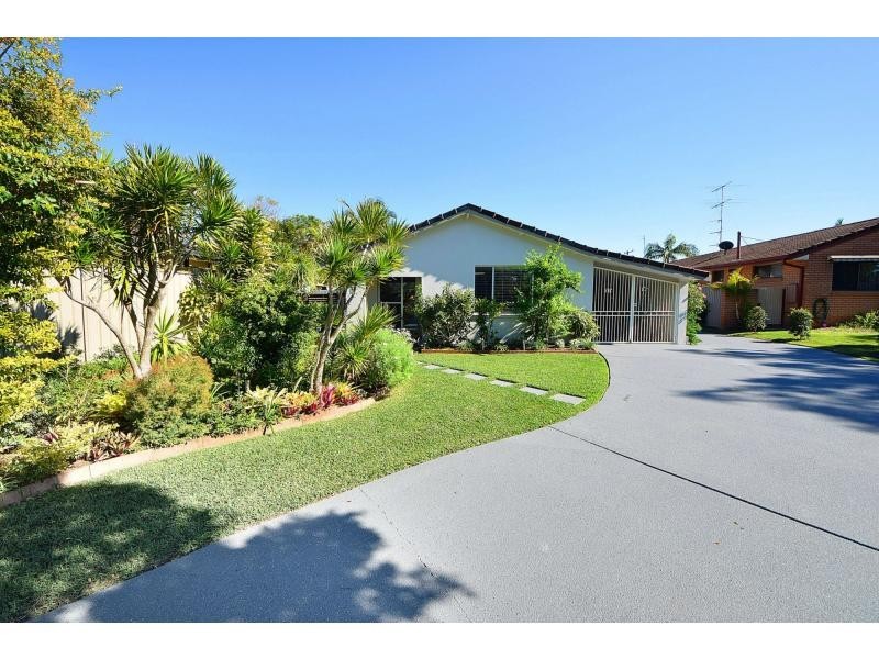 1/8 Russell Court, Miami QLD 4220