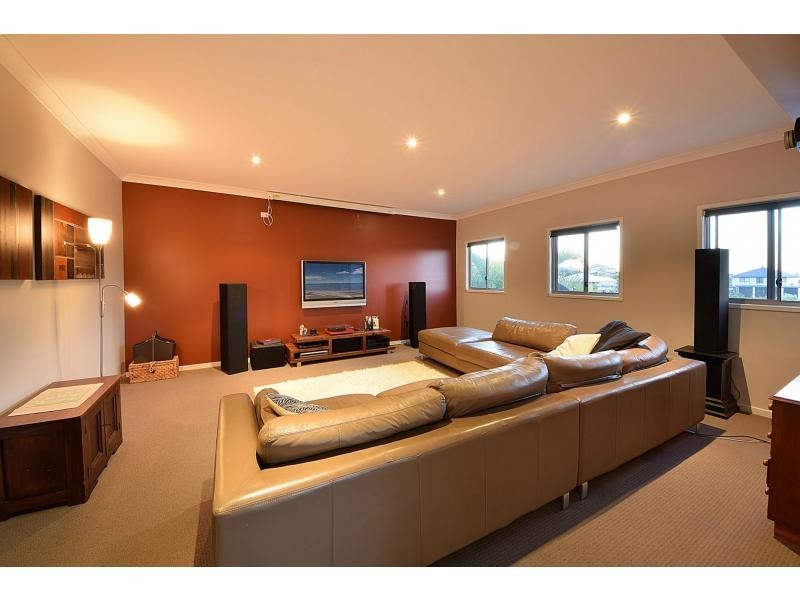 15 Barton Street, Reedy Creek QLD 4227