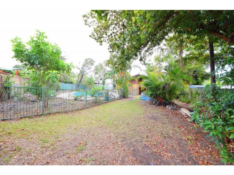 16 Kallay Street, Miami QLD 4220