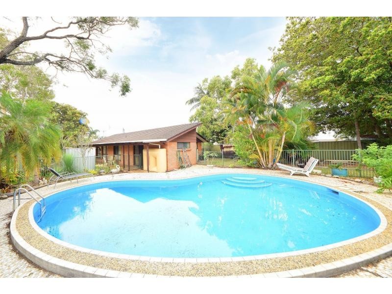 16 Kallay Street, Miami QLD 4220