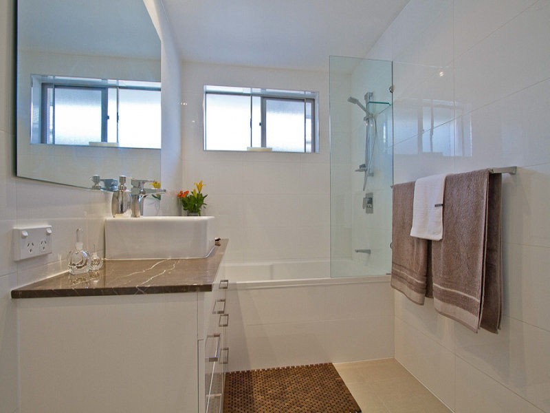 121 Nobby Parade, Miami QLD 4220