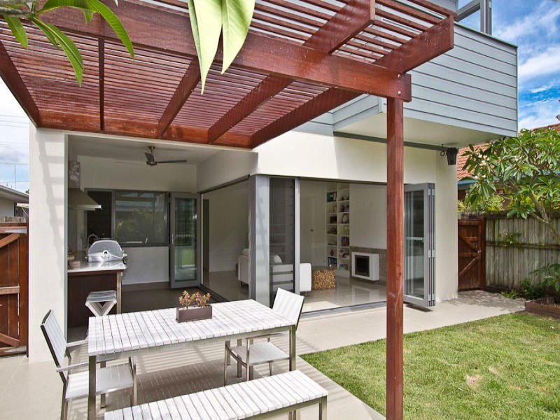 121 Nobby Parade, Miami QLD 4220