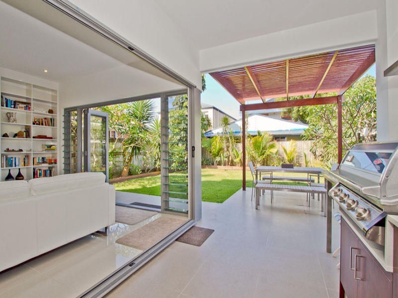 121 Nobby Parade, Miami QLD 4220