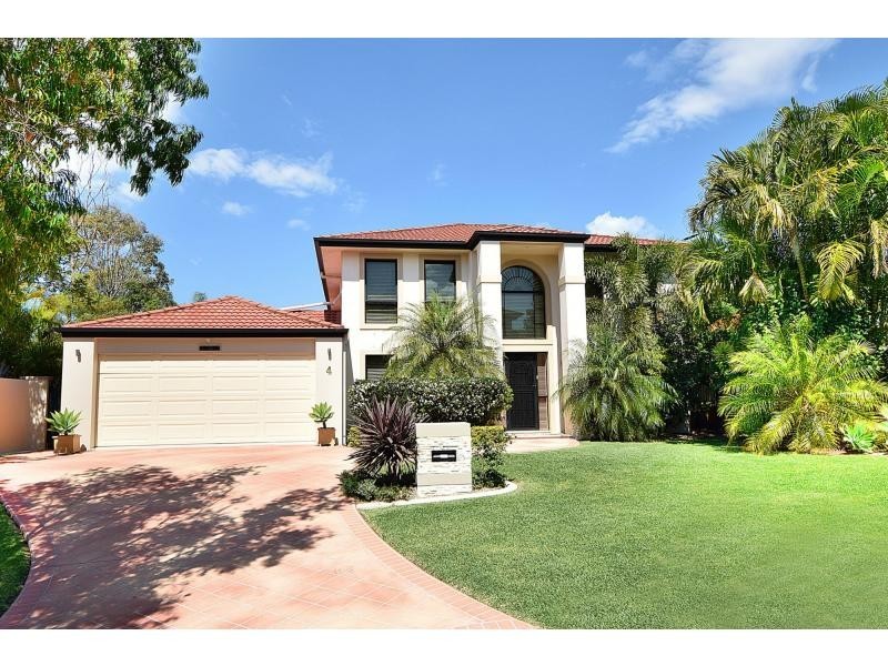 4 Sea Eagle Drive, Burleigh Waters QLD 4220