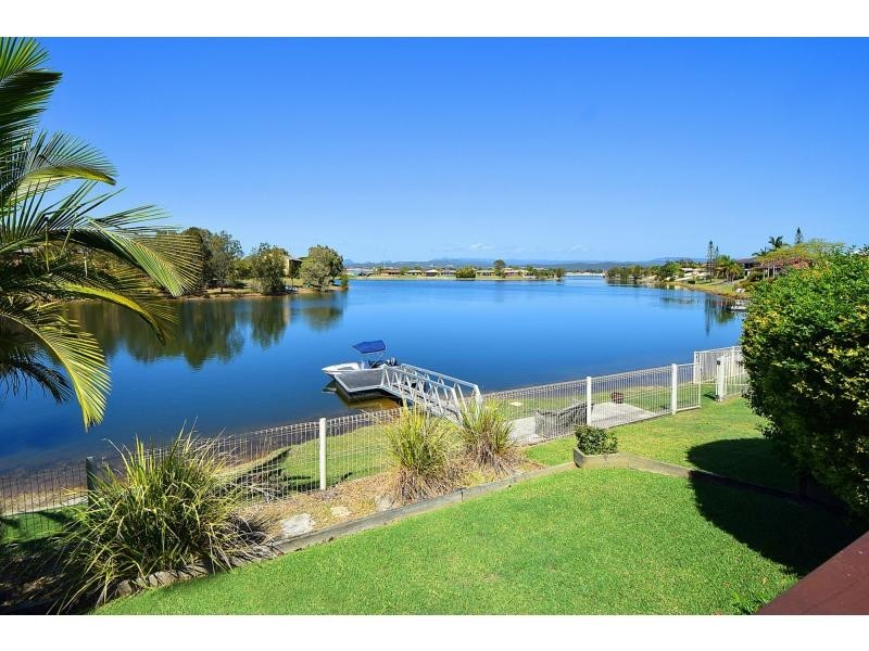 54 Honeyeater Drive, Burleigh Waters QLD 4220