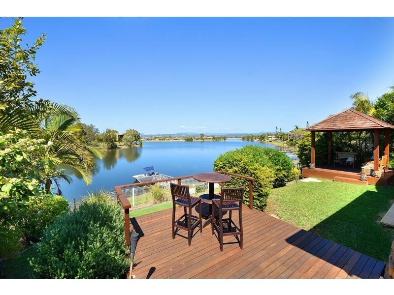 54 Honeyeater Drive, Burleigh Waters QLD 4220