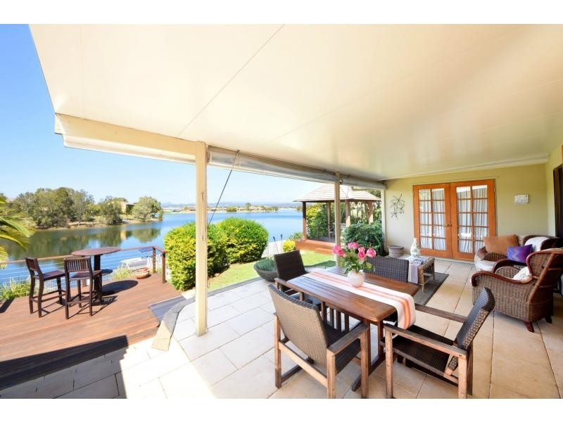 54 Honeyeater Drive, Burleigh Waters QLD 4220