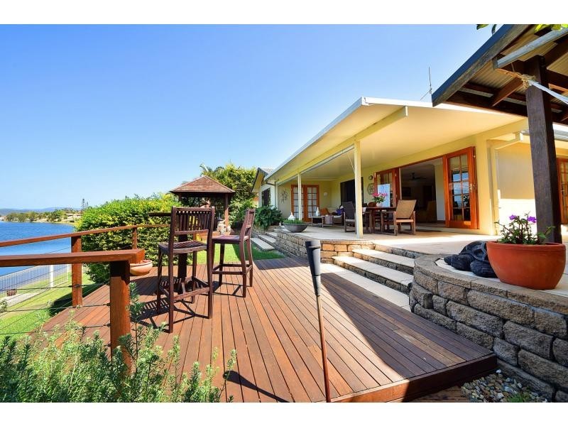 54 Honeyeater Drive, Burleigh Waters QLD 4220