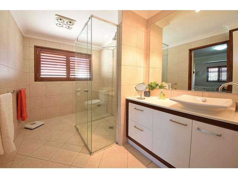 54 Honeyeater Drive, Burleigh Waters QLD 4220