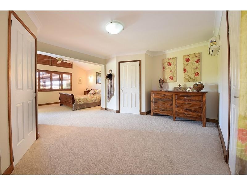 54 Honeyeater Drive, Burleigh Waters QLD 4220