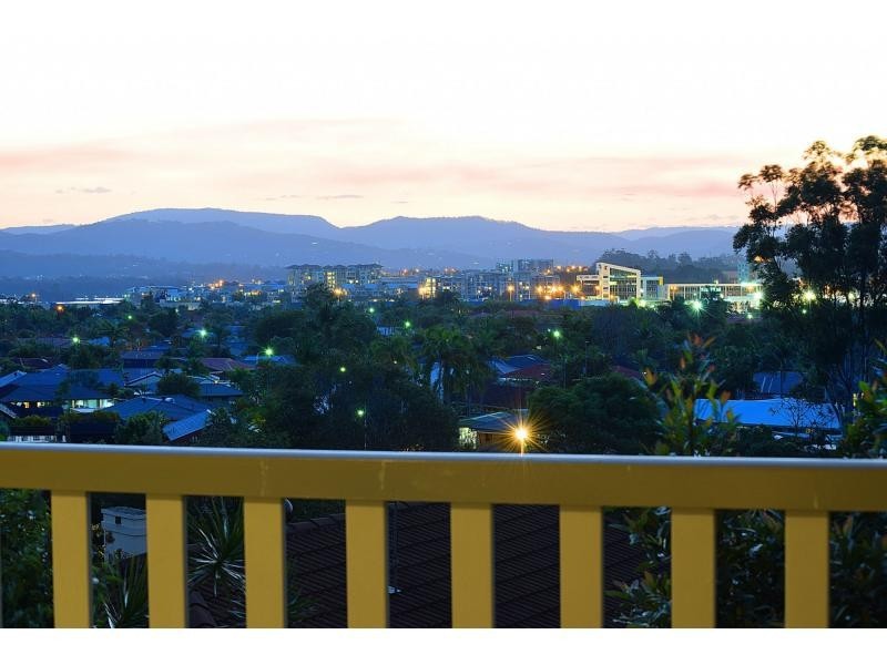 5 Kaydee Court, Miami QLD 4220