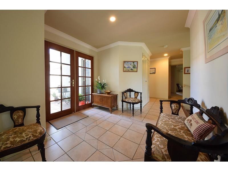 5 Kaydee Court, Miami QLD 4220