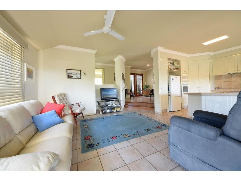 5 Kaydee Court, Miami QLD 4220