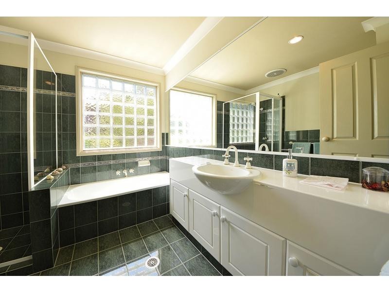 5 Kaydee Court, Miami QLD 4220