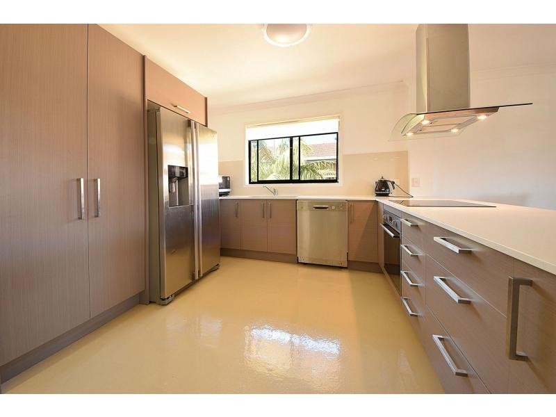 5/31 Armrick Avenue, Broadbeach QLD 4218