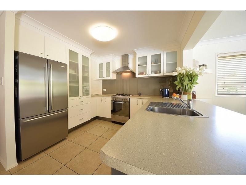 2 Bradley Avenue, Miami QLD 4220