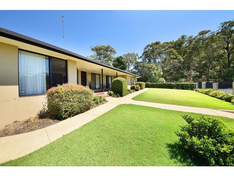 2 Bradley Avenue, Miami QLD 4220