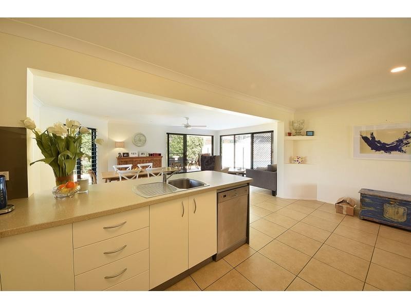 2 Bradley Avenue, Miami QLD 4220