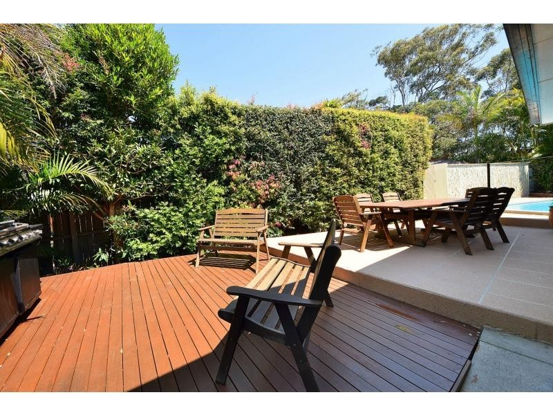 2 Bradley Avenue, Miami QLD 4220