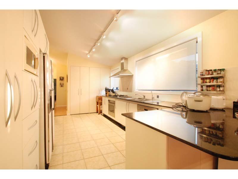 74 Acanthus Avenue, Burleigh Heads QLD 4220