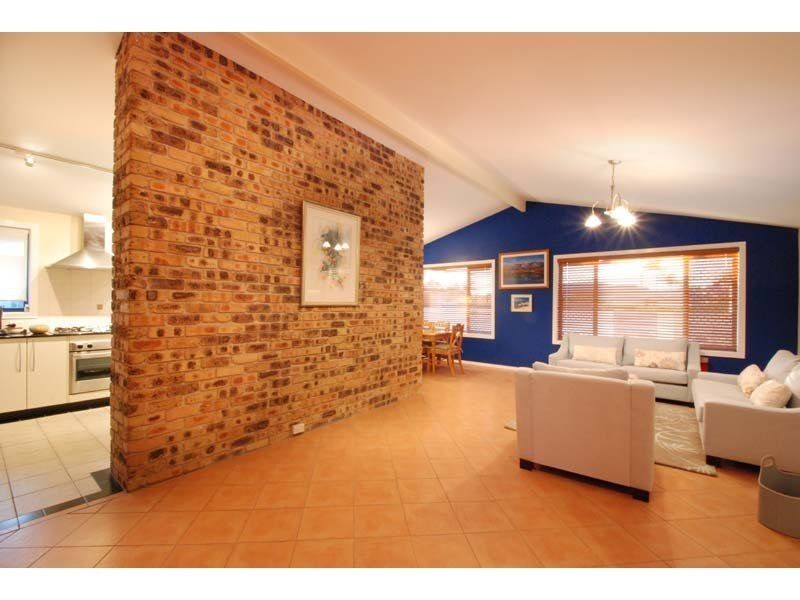 74 Acanthus Avenue, Burleigh Heads QLD 4220