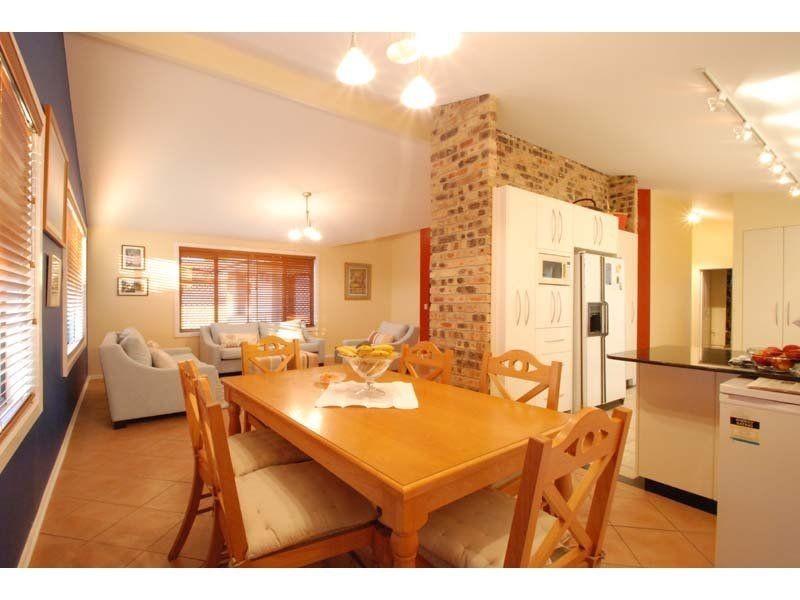 74 Acanthus Avenue, Burleigh Heads QLD 4220