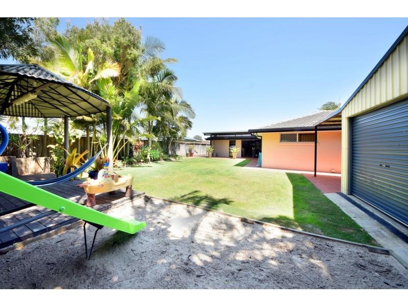 8 Babbler Court, Burleigh Waters QLD 4220