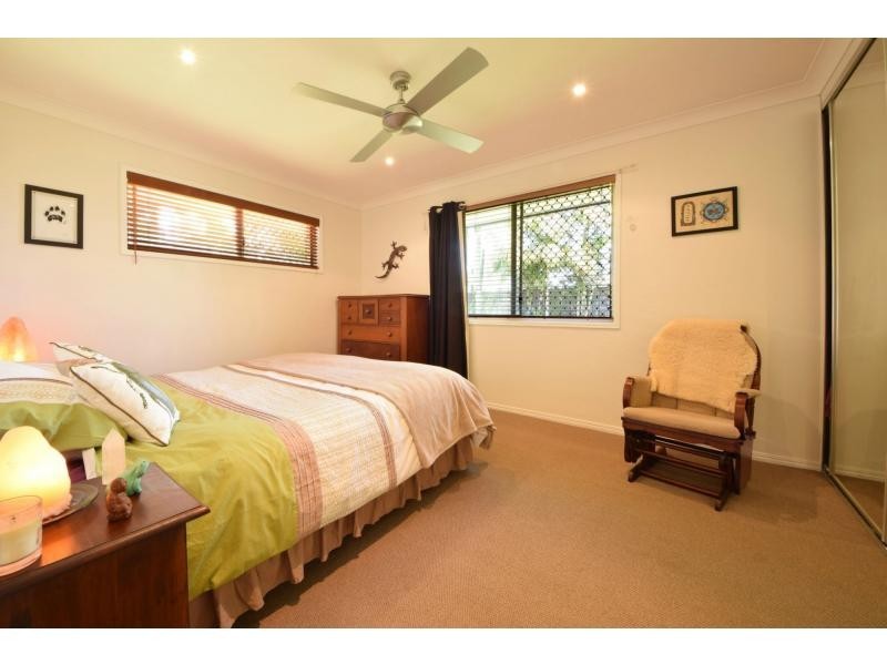 8 Babbler Court, Burleigh Waters QLD 4220