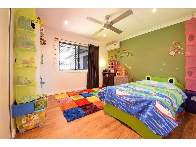 8 Babbler Court, Burleigh Waters QLD 4220