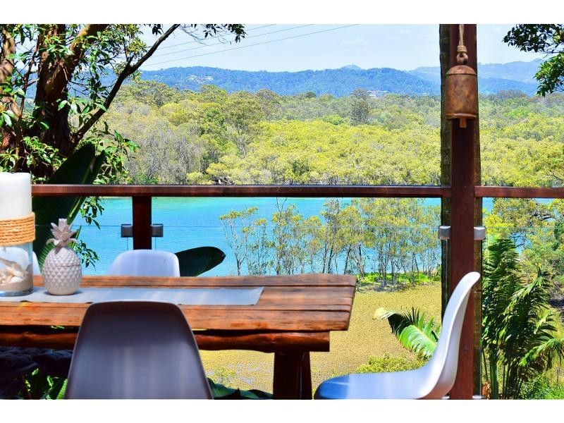 120 Ocean Parade, Burleigh Heads QLD 4220