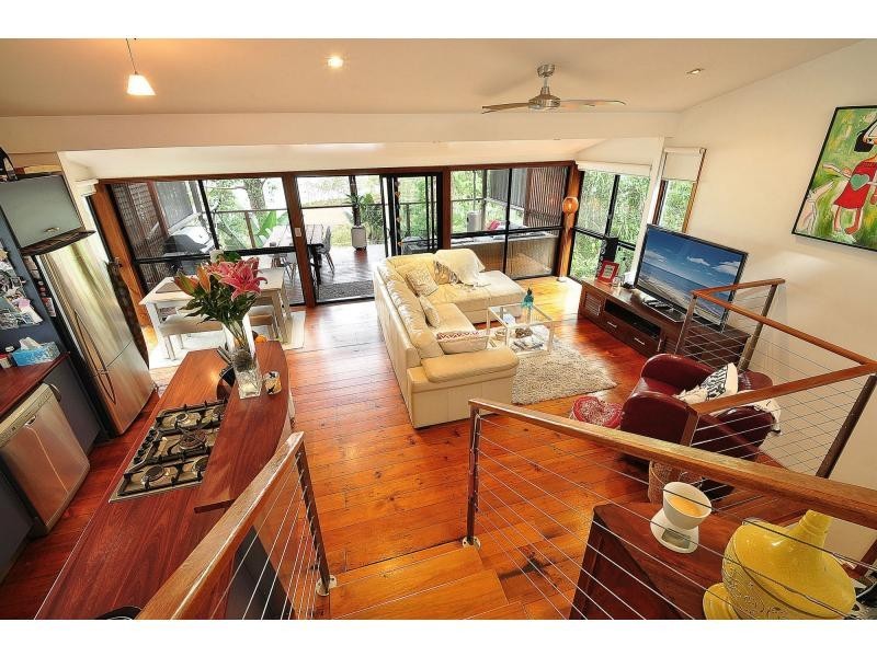 120 Ocean Parade, Burleigh Heads QLD 4220