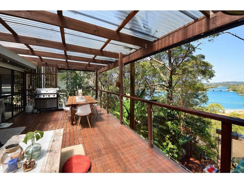 120 Ocean Parade, Burleigh Heads QLD 4220
