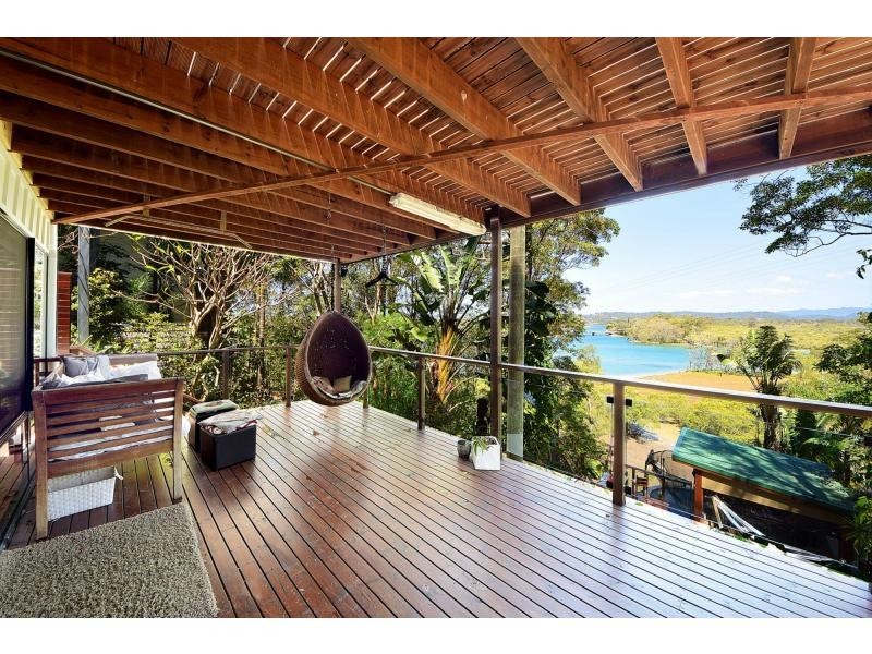 120 Ocean Parade, Burleigh Heads QLD 4220