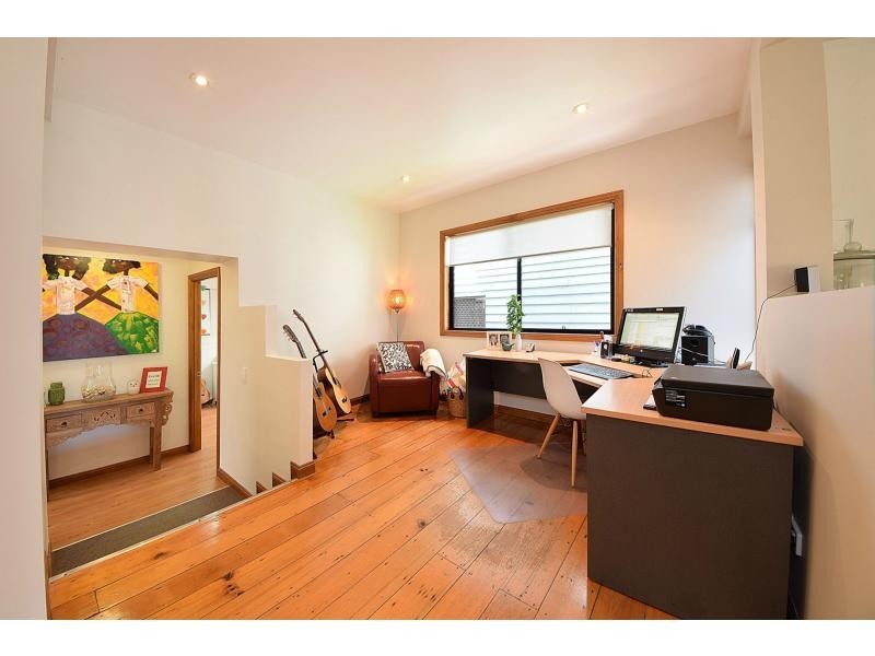 120 Ocean Parade, Burleigh Heads QLD 4220