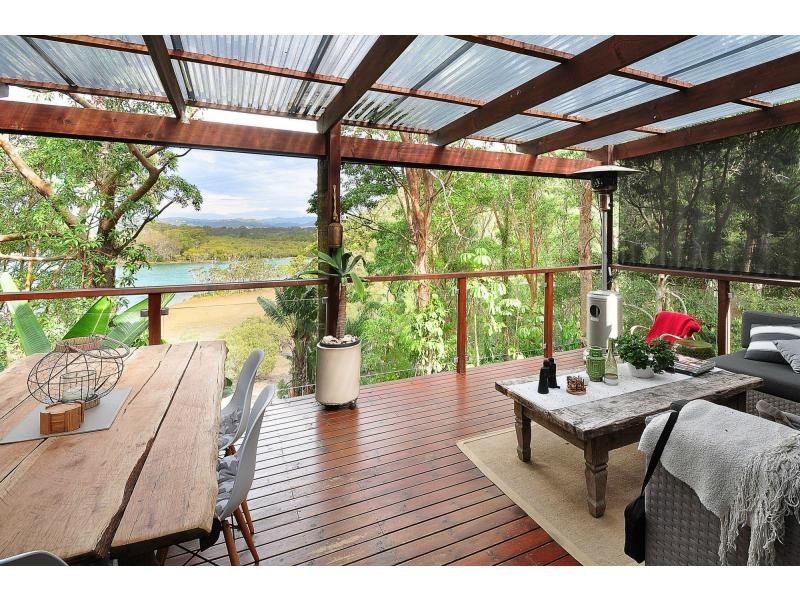 120 Ocean Parade, Burleigh Heads QLD 4220