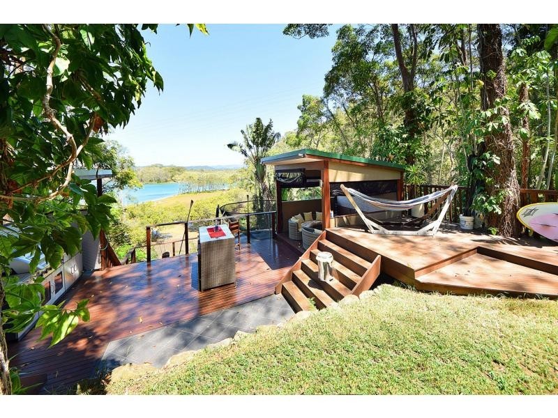 120 Ocean Parade, Burleigh Heads QLD 4220