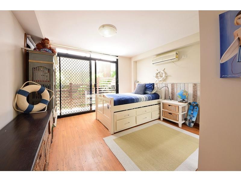 120 Ocean Parade, Burleigh Heads QLD 4220