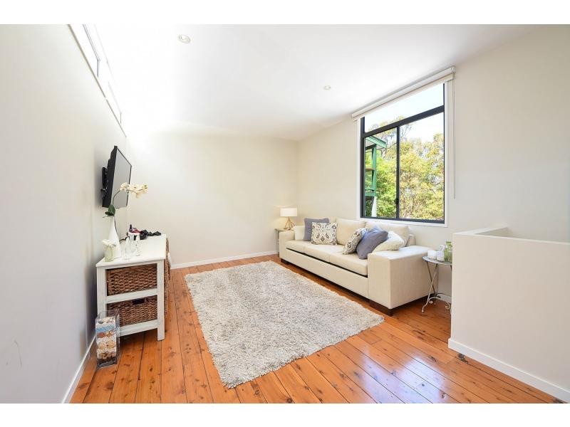 120 Ocean Parade, Burleigh Heads QLD 4220