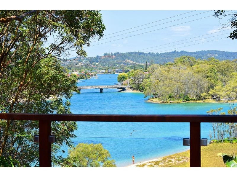 120 Ocean Parade, Burleigh Heads QLD 4220