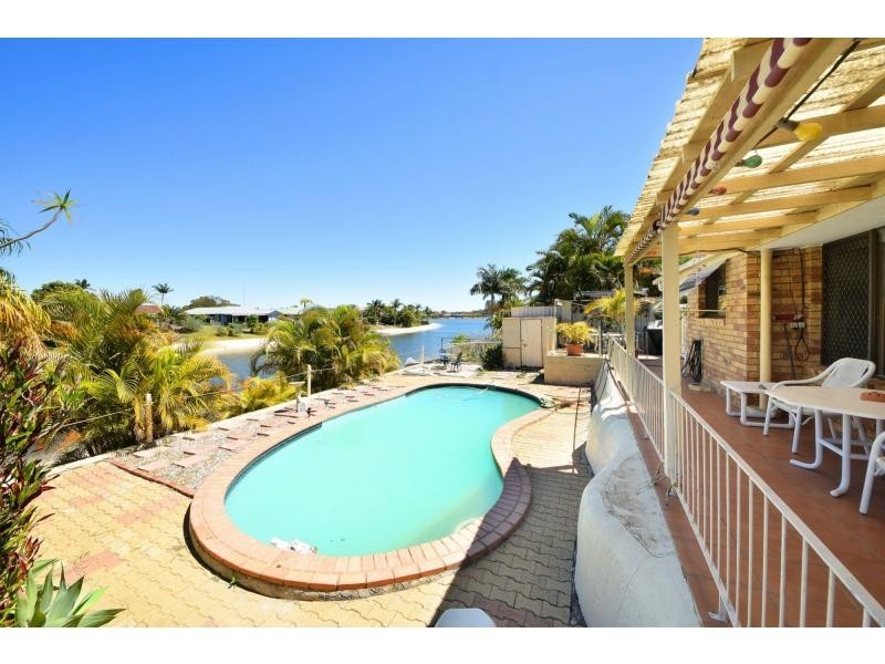 43 Kingfisher Crescent, Burleigh Waters QLD 4220