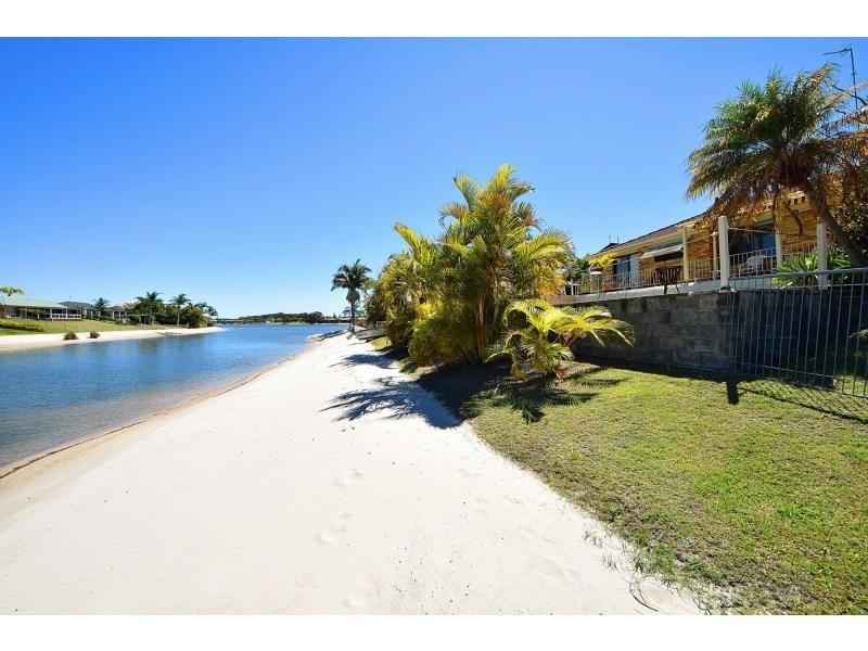 43 Kingfisher Crescent, Burleigh Waters QLD 4220