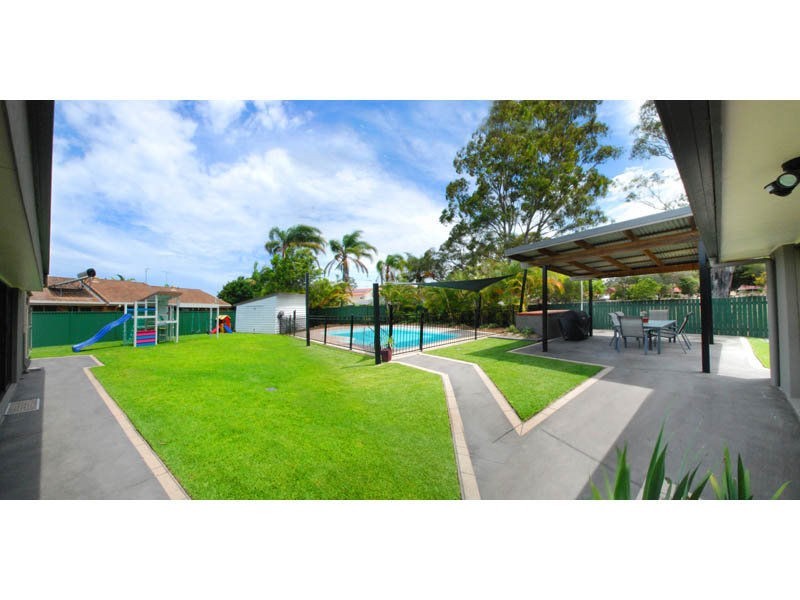 8 Violet Court, Miami QLD 4220