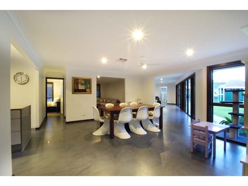 8 Violet Court, Miami QLD 4220