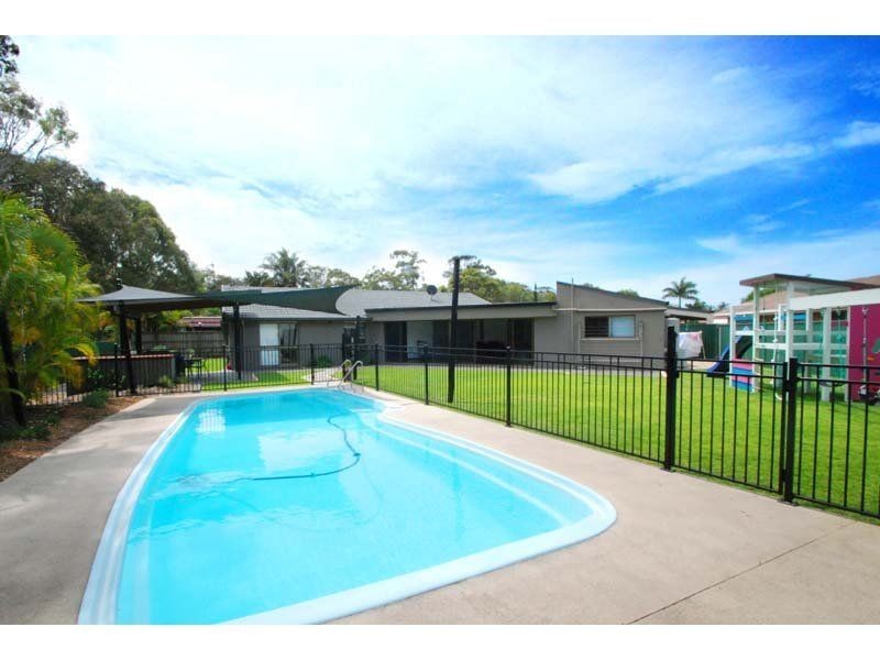 8 Violet Court, Miami QLD 4220